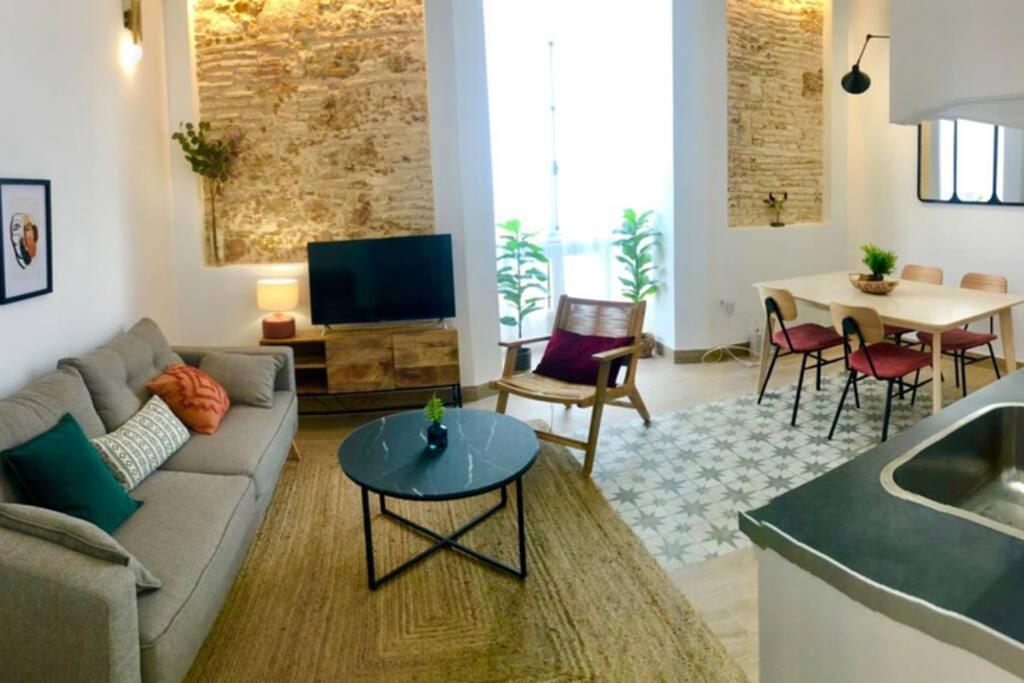 Gatu Premium Villa Libertad, Preferente Mayores De 25 Anos Y Familias Cadix Extérieur photo