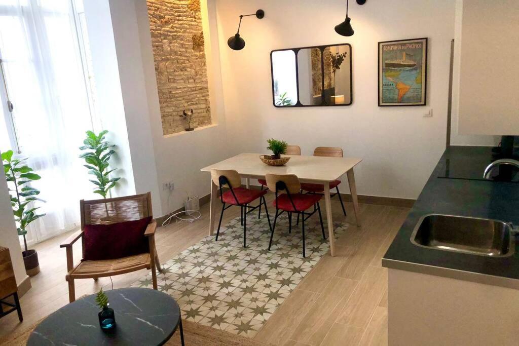 Gatu Premium Villa Libertad, Preferente Mayores De 25 Anos Y Familias Cadix Extérieur photo